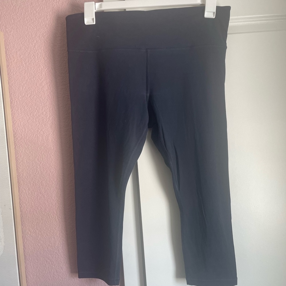 Athleta Elation Capri Leggings in Deep Blue